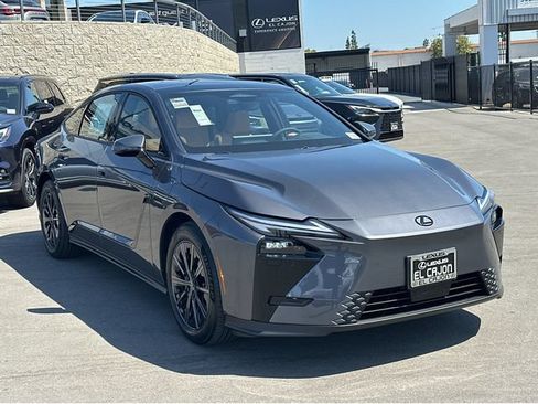New 2026 Lexus ES 350e FWD image 2