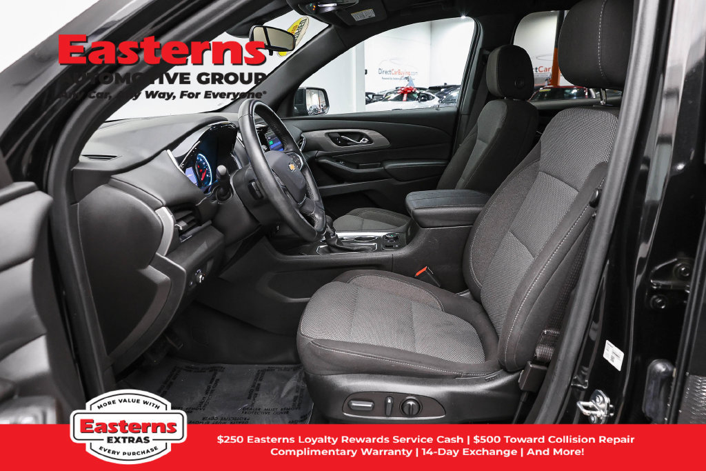 Used 2023 Chevrolet Traverse LT FWD image 15