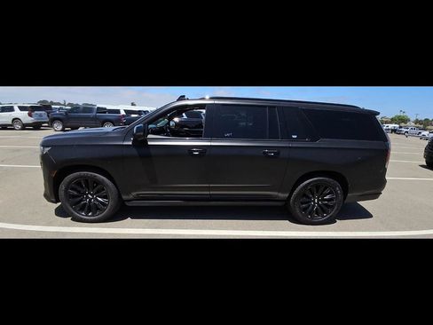 Used 2021 Cadillac Escalade ESV Sport Platinum AWD/4WD image 8