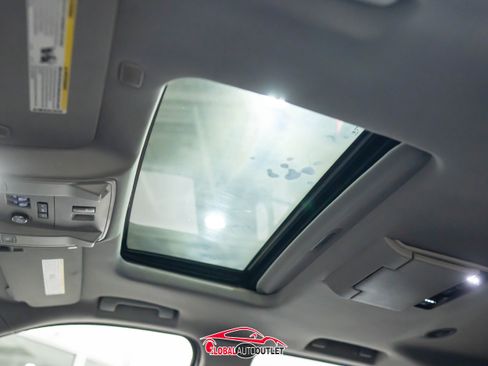 Used 2019 GMC Yukon XL Denali w/ Denali Ultimate Package image 38