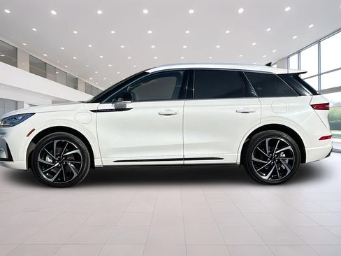 Certified 2024 Lincoln Corsair Grand Touring AWD/4WD image 7