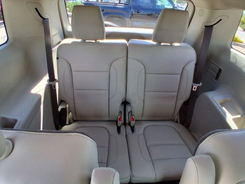 Used 2017 GMC Acadia Denali w/ Technology Package FWD image 24