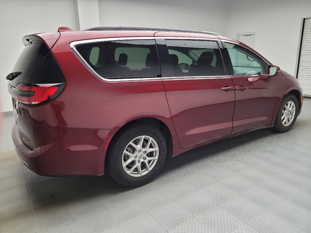 Used 2022 Chrysler Pacifica Touring-L FWD image 10