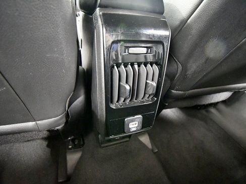 Used 2023 Jeep Compass Limited image 16