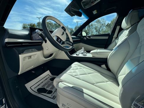 New 2026 Genesis GV80 3.5T Prestige image 3