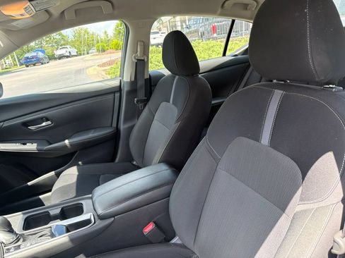 Used 2025 Nissan Sentra SV FWD image 8