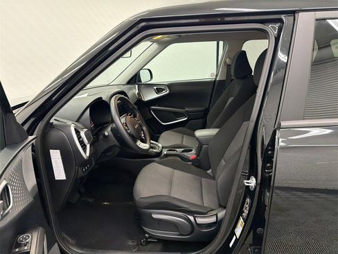 Used 2024 Kia Soul LX w/ Option Group 015 image 9