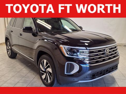 Used 2025 Volkswagen Atlas SEL AWD/4WD image 1