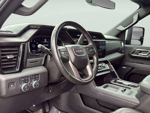 Used 2025 GMC Sierra 2500 AT4 image 22