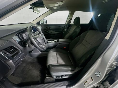 Used 2025 Nissan Rogue SV AWD/4WD image 13