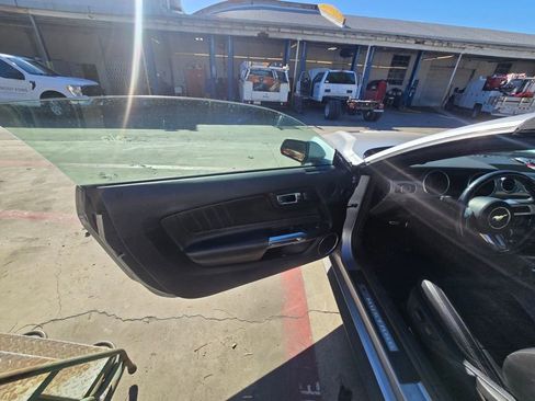 Used 2022 Ford Mustang Premium image 8