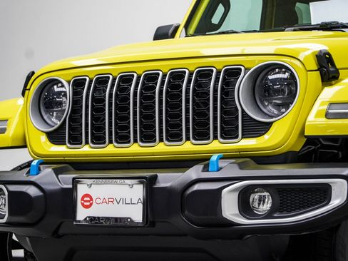Used 2024 Jeep Wrangler Unlimited Sahara AWD/4WD image 2