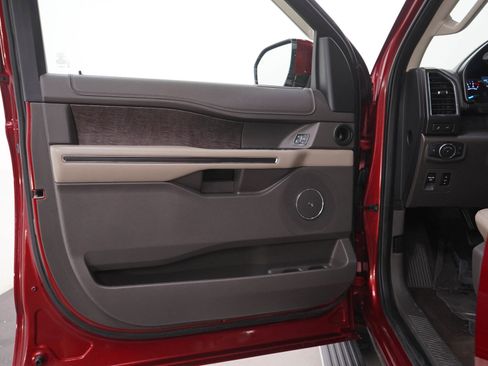 Used 2019 Ford Expedition Limited w/ Special Edition Package AWD/4WD image 21