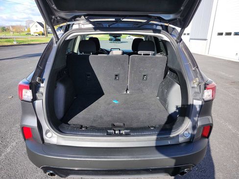 Used 2021 Ford Escape SE w/ SE Sport Appearance Package image 16