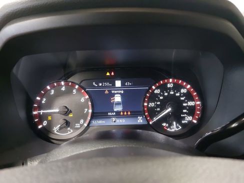 Used 2022 Nissan Titan PRO-4X w/ Pro-4x Convenience Package AWD/4WD image 18