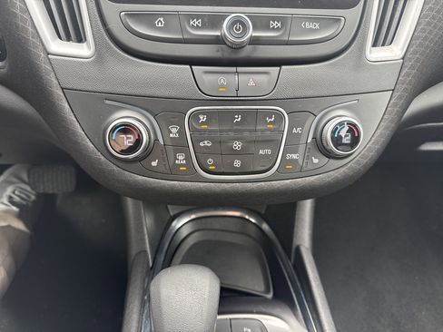 Used 2024 Chevrolet Malibu LT image 25