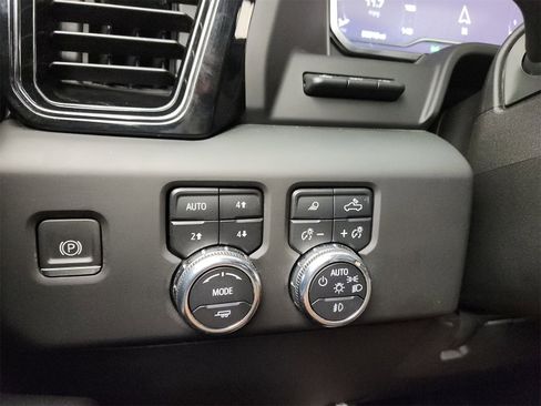 Used 2024 GMC Sierra 3500 AT4 w/ AT4 Premium Plus Package image 31