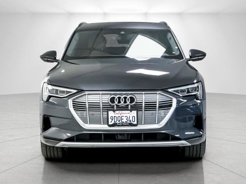 Used 2019 Audi e-tron Prestige w/ Prestige Package image 8