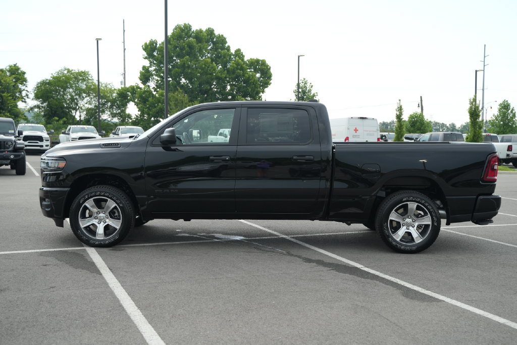 New 2026 RAM 1500 Express AWD/4WD image 4