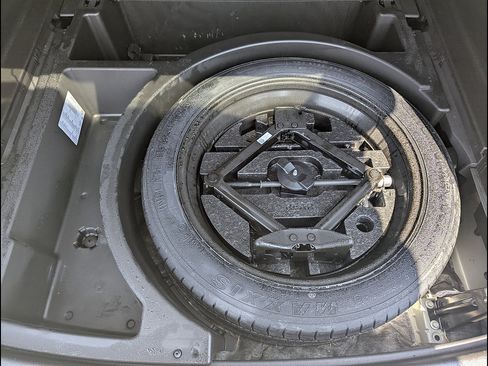 Certified 2019 Chevrolet Blazer LT FWD image 23