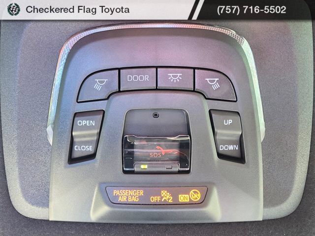 Used 2024 Toyota Corolla Cross AWD Hybrid w/ Convenience Package image 17