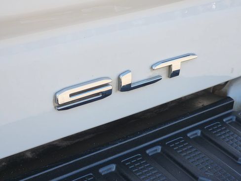 Used 2022 GMC Sierra 2500 SLT w/ X31 Off-Road Package AWD/4WD image 12