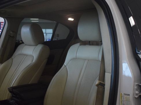 Used 2013 Lincoln MKS AWD image 51