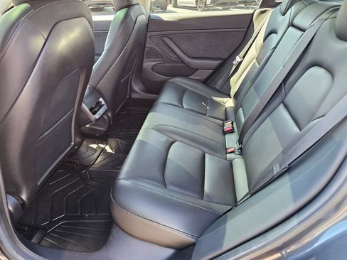 Used 2019 Tesla Model 3 RWD image 16