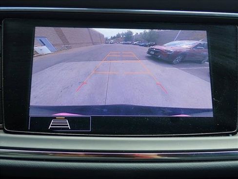 Used 2020 Buick Enclave Premium w/ Sun and Sites Package AWD/4WD image 13