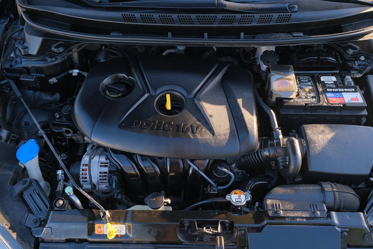 Used 2015 Hyundai Elantra SE FWD image 10
