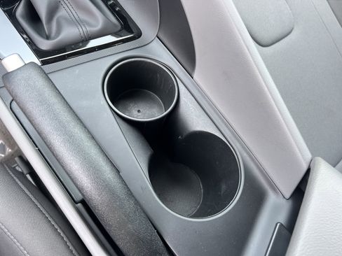 Used 2025 Hyundai Elantra SE image 36