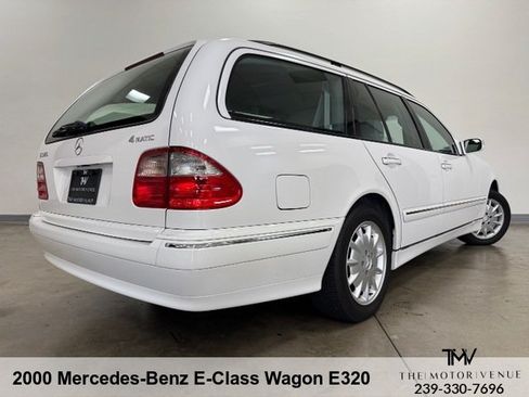 Used 2000 Mercedes-Benz E 320 4MATIC Wagon image 10