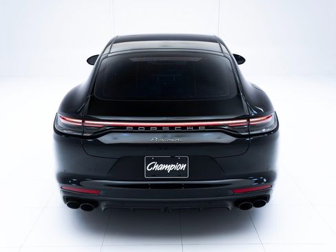 Used 2022 Porsche Panamera Platinum Edition image 10