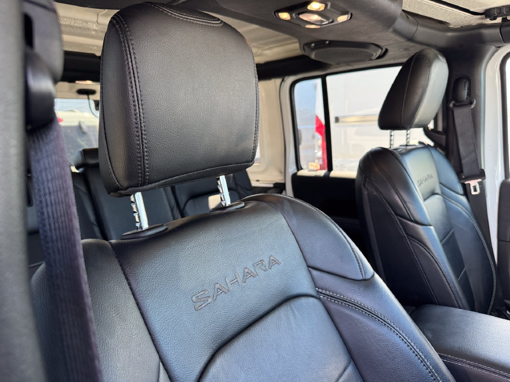 Used 2022 Jeep Wrangler Unlimited Sahara w/ Cold Weather Group AWD/4WD image 18