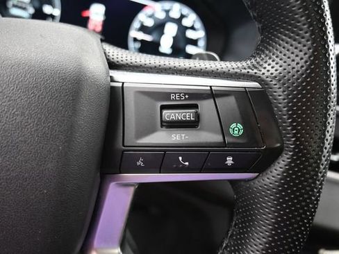 Used 2024 Mitsubishi Outlander 4WD Plug-In Hybrid image 32