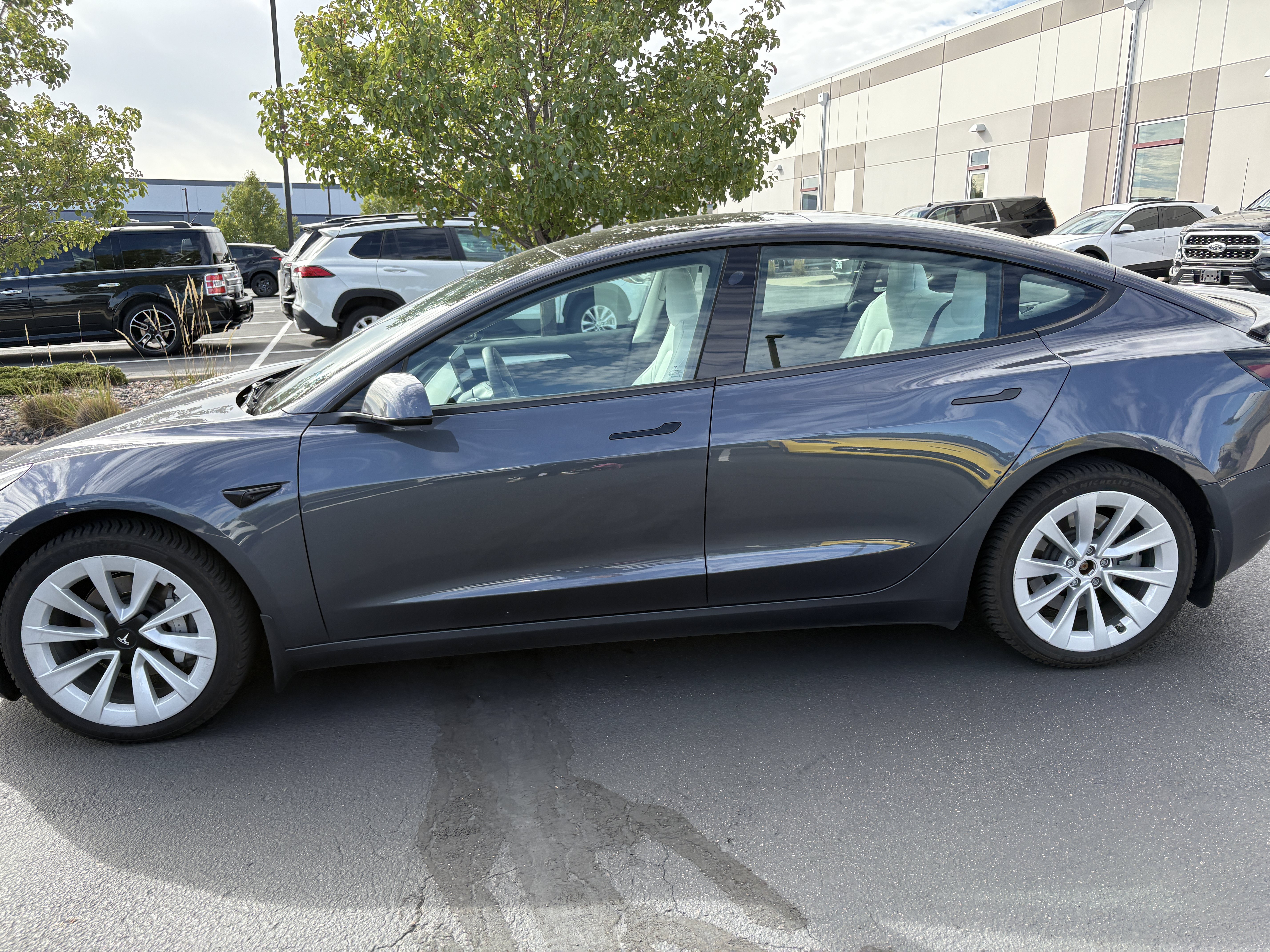 Used 2023 Tesla Model 3 Standard Range RWD image 4