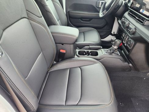 New 2026 Jeep Gladiator Sport AWD/4WD image 10