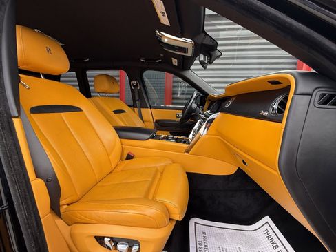 Used 2021 Rolls-Royce Cullinan Base image 15
