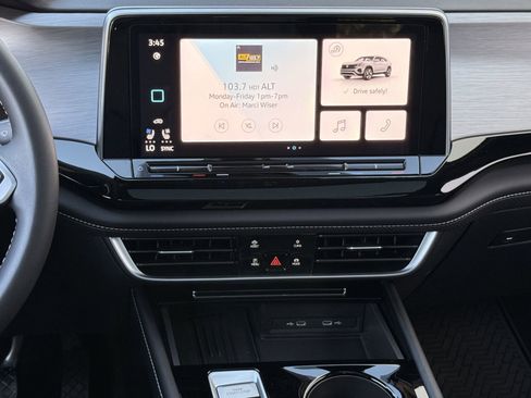 New 2026 Volkswagen Atlas Cross Sport SE FWD image 17