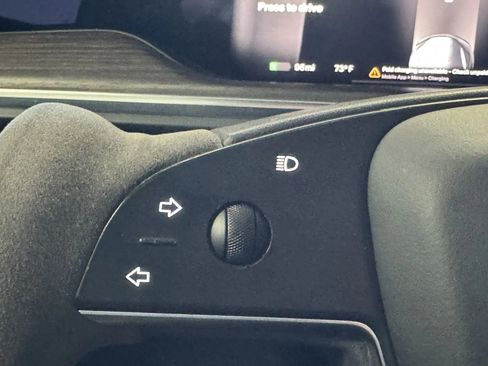 Used 2023 Tesla Model X image 21