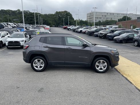 Used 2024 Jeep Compass Latitude AWD/4WD image 7