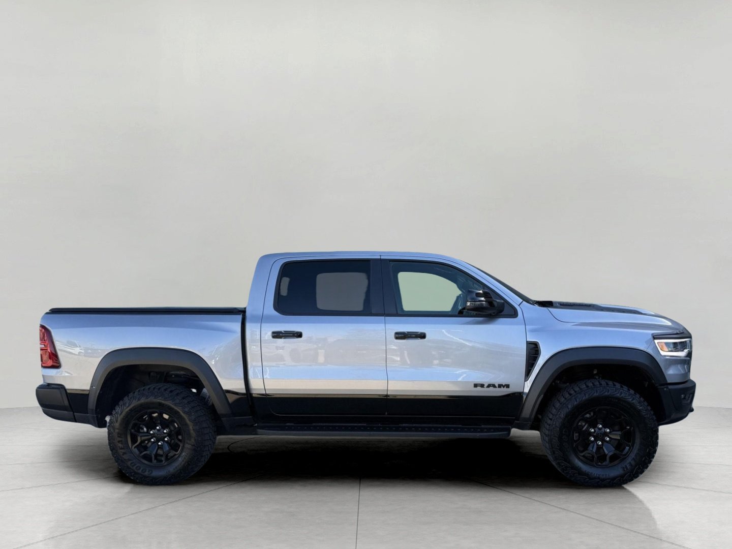Used 2025 RAM 1500 RHO AWD/4WD image 14