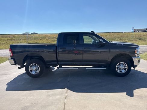 Used 2020 RAM 2500 Tradesman w/ Chrome Appearance Group AWD/4WD image 3
