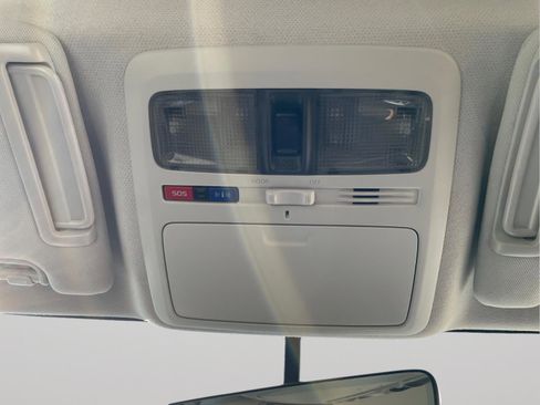 Used 2018 Subaru Forester 2.5i Premium w/ All-Weather Package image 27