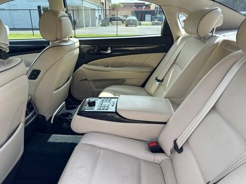 Used 2014 Hyundai Equus Signature RWD image 15