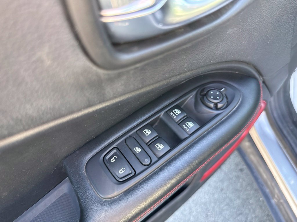 Used 2020 Jeep Compass Trailhawk AWD/4WD image 25