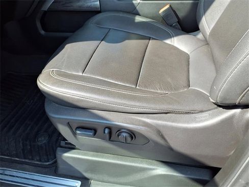 Used 2022 Chevrolet Silverado 2500 LTZ w/ LTZ Convenience Package image 31