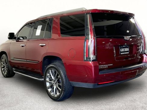 Used 2019 Cadillac Escalade Luxury w/ Escalade Sport Edition AWD/4WD image 14