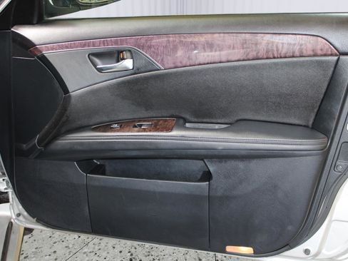 Used 2011 Toyota Avalon FWD image 35