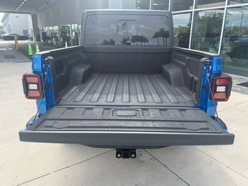 Certified 2025 Jeep Gladiator Rubicon AWD/4WD image 37